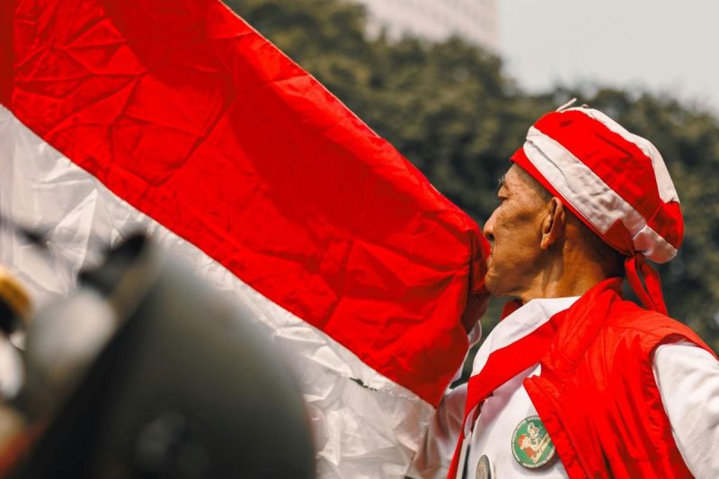 50 Pantun Kemerdekaan 17 Agustus 2025, Penuh Makna Perjuangan